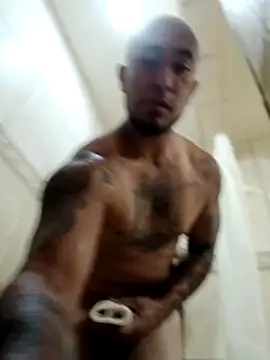 Snapshot of Mac15151 chatting on March 25, 9:43 pm Mac15151 online show from March 25, 9:43 pm