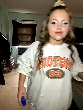 Snapshot of JuicyExxxperience chatting on September 25, 5:27 pm JuicyExxxperience online show from September 25, 5:27 pm