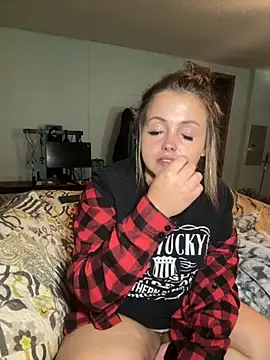 Snapshot of JuicyExxxperience chatting on October 15, 2:50 pm JuicyExxxperience online show from October 15, 2:50 pm