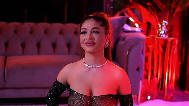 BellaNoirre online show from February 15, 6:59 pm