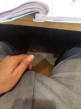 hotboy43339 online show from January 7, 2:47 am