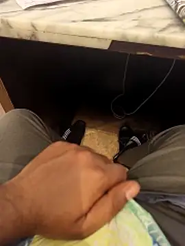 hotboy43339 online show from February 15, 8:46 am