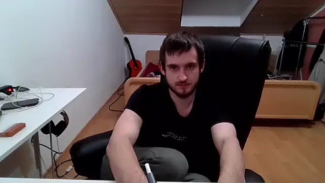 Snapshot of Bez3ybik chatting on November 16, 2:17 am Bez3ybik online show from November 16, 2:17 am