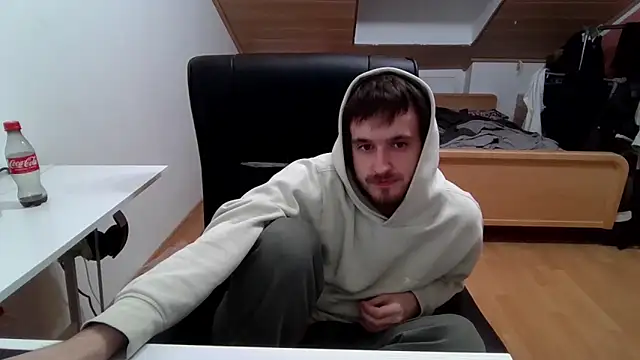 Snapshot of Bez3ybik chatting on December 17, 11:00 pm Bez3ybik online show from December 17, 11:00 pm