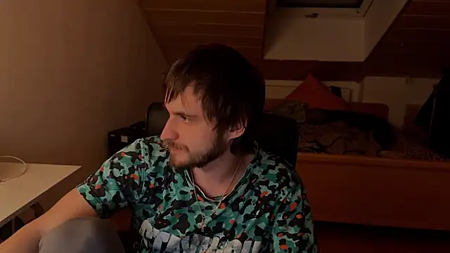 Snapshot of Bez3ybik chatting on January 7, 5:37 pm Bez3ybik online show from January 7, 5:37 pm