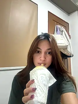 LanySylvia online show from November 5, 5:13 pm