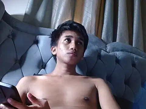 charlie0728 online show from December 4, 1:20 pm