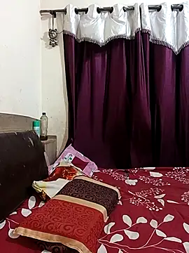 MEERAcle online show from April 10, 3:39 pm