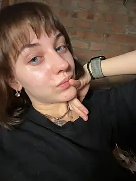 Only April online show from December 3, 8:51 pm