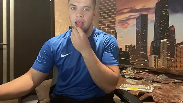 Snapshot of MusclePhantom chatting on September 24, 7:50 pm MusclePhantom online show from September 24, 7:50 pm