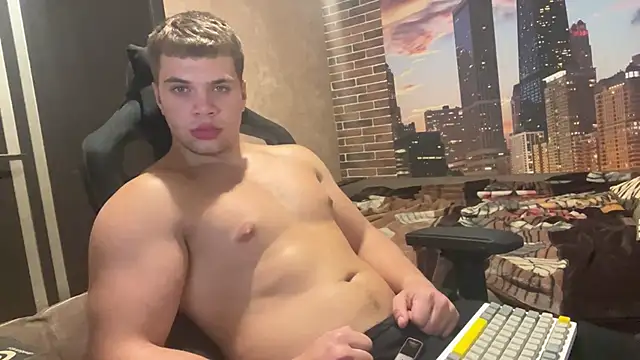 Snapshot of MusclePhantom chatting on October 7, 8:28 pm MusclePhantom online show from October 7, 8:28 pm
