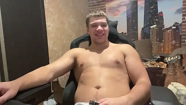 Snapshot of MusclePhantom chatting on October 12, 8:19 pm MusclePhantom online show from October 12, 8:19 pm