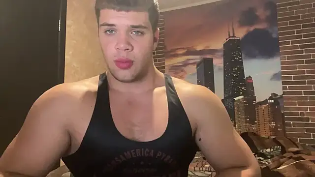 Snapshot of MusclePhantom chatting on October 16, 8:10 pm MusclePhantom online show from October 16, 8:10 pm