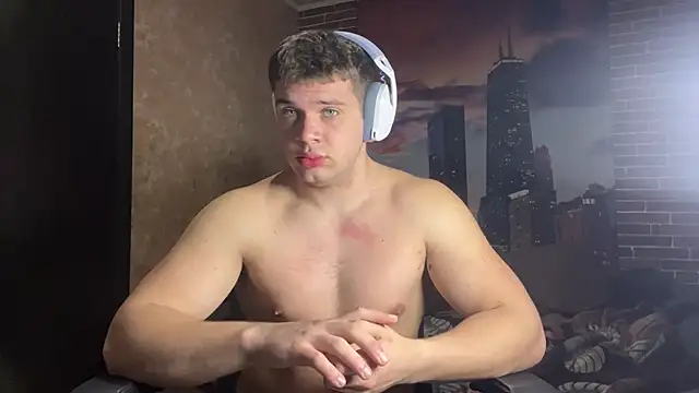 MusclePhantom online show from April 16, 9:39 pm