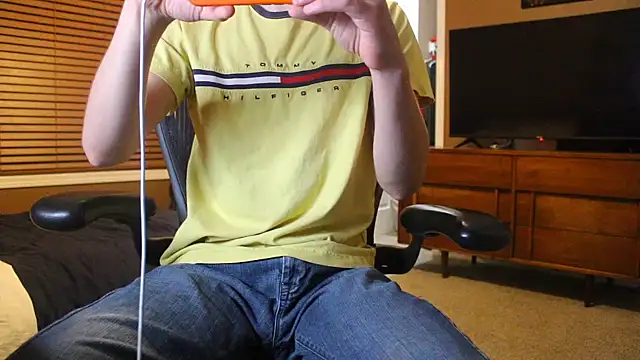 jjjjjfive online show from February 25, 5:17 am