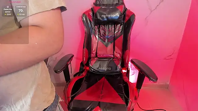 juanmechanic  online show from April 11, 7:02 am