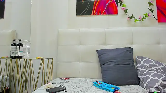 Lucia78couple online show from December 4, 8:28 pm