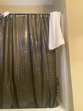 huhgtr online show from November 26, 5:25 pm