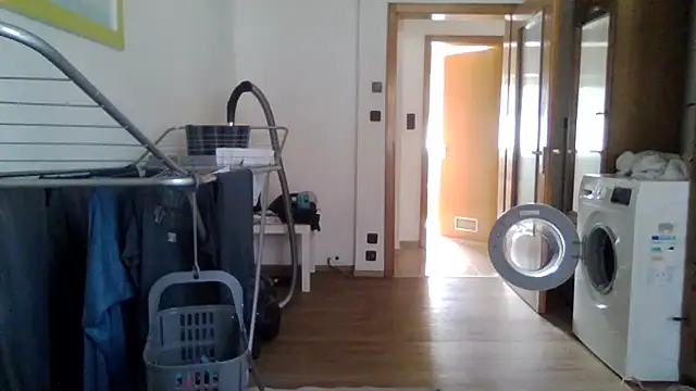 Snapshot of XLBarehengst chatting on May 2, 1:49 pm XLBarehengst online show from May 2, 1:49 pm