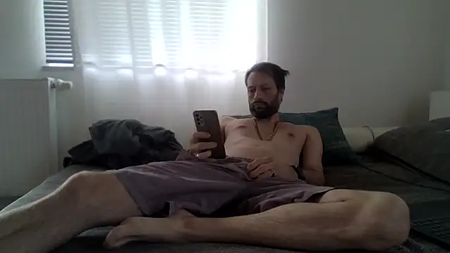 Snapshot of XLBarehengst chatting on May 8, 3:28 pm XLBarehengst online show from May 8, 3:28 pm