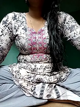 Snapshot of Rina-2 chatting on October 21, 10:38 am Rina-2 online show from October 21, 10:38 am