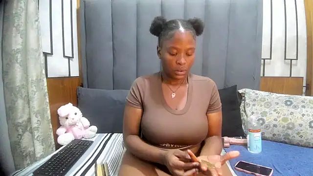 MrsMxx25 online show from November 9, 10:41 pm