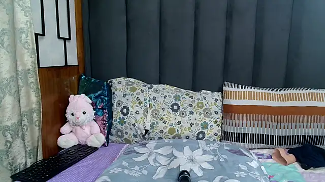 MrsMxx25 online show from February 10, 2:48 am