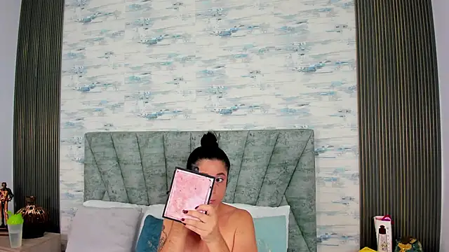 ShanelEvans online show from September 23, 7:06 pm