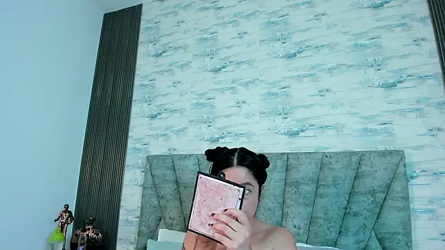 ShanelEvans online show from September 25, 6:55 pm