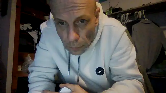 Snapshot of bifreakyfun chatting on February 3, 10:20 am bifreakyfun online show from February 3, 10:20 am