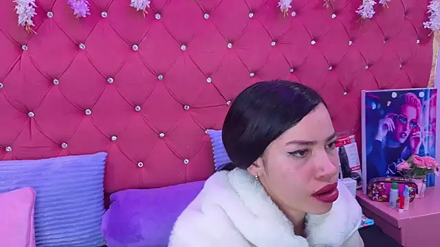 Nanis James online show from October 4, 2:53 am