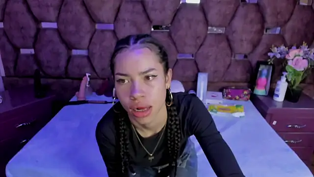 Nanis James online show from May 15, 3:02 am