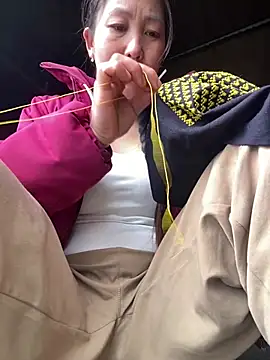 Huong-Ly online show from February 4, 2:28 am