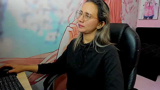 StarletTays online show from December 1, 1:21 am