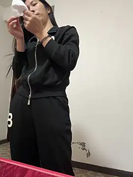 crhong666 online show from October 27, 12:26 am