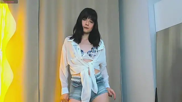 Honeey Beee online show from September 25, 7:28 pm