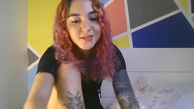 Snapshot of peetitefairy chatting on May 2, 4:06 am peetitefairy online show from May 2, 4:06 am