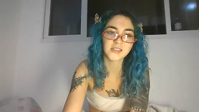 Snapshot of peetitefairy chatting on May 30, 5:37 am peetitefairy online show from May 30, 5:37 am