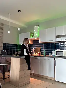 Snapshot of Rainbow_W chatting on October 11, 8:57 am Rainbow W online show from October 11, 8:57 am