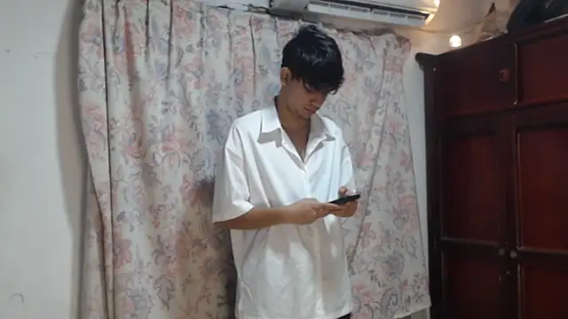 Snapshot of alice_julls chatting on January 10, 7:48 pm alice julls online show from January 10, 7:48 pm