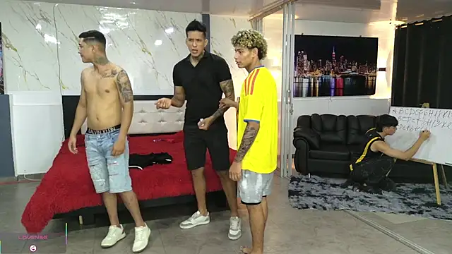 Playhardsex  online show from April 8, 11:37 pm