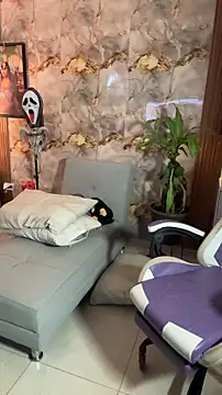 hannachris- online show from October 26, 1:33 am