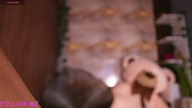 hannachris- online show from February 9, 11:31 pm