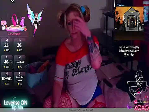 Snapshot of Sierra_Sparks chatting on October 18, 3:42 am Sierra Sparks online show from October 18, 3:42 am