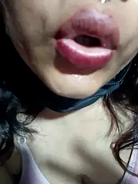 Snapshot of Hott_Muskan chatting on April 28, 6:57 pm Hott Muskan online show from April 28, 6:57 pm