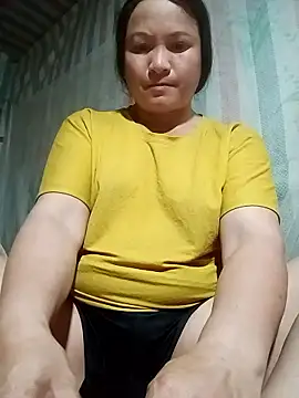 Snapshot of Love-Mama33 chatting on January 17, 12:43 pm Love-Mama33 online show from January 17, 12:43 pm