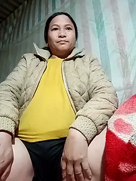 Snapshot of Love-Mama33 chatting on February 8, 11:30 pm Love-Mama33 online show from February 8, 11:30 pm