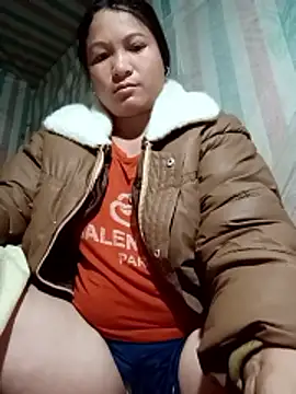 Snapshot of Love-Mama33 chatting on February 18, 11:33 pm Love-Mama33 online show from February 18, 11:33 pm