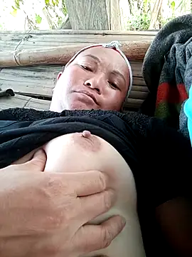 Snapshot of Love-Mama33 chatting on March 24, 5:56 am Love-Mama33 online show from March 24, 5:56 am