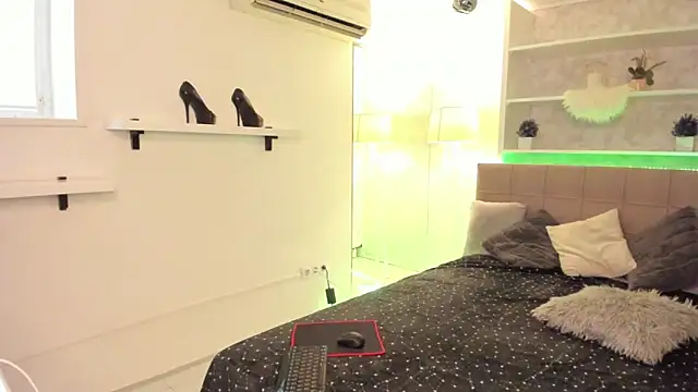 IsabelKiss online show from October 29, 6:26 am